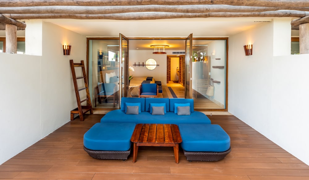 Premium Room, 1 King Bed (seafront, Beach Access)