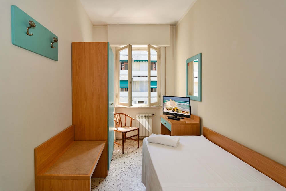 Basic Single Room photo 1