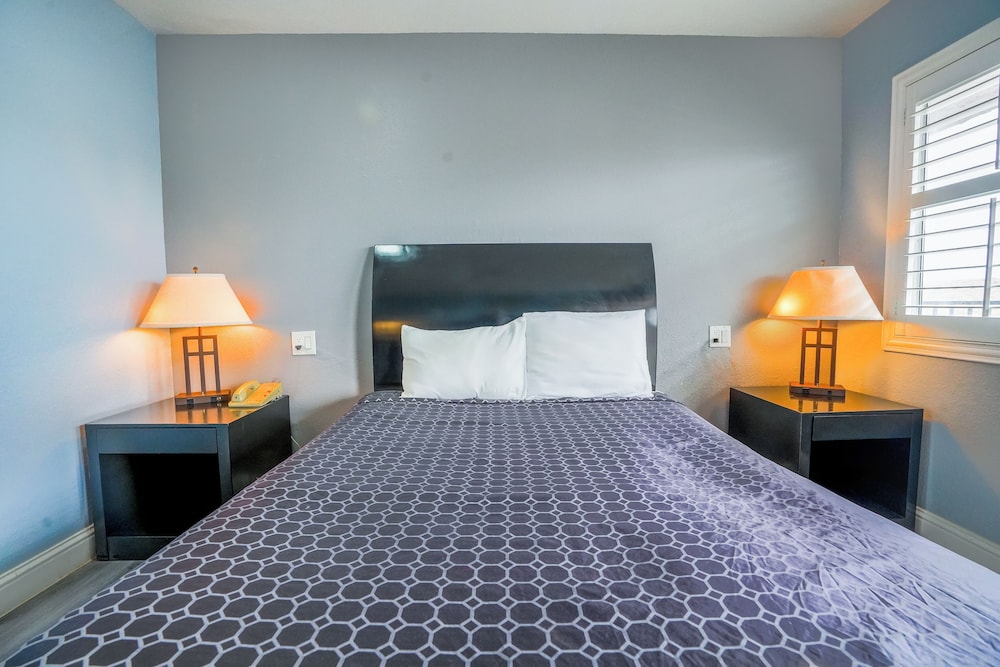 Room, 1 Queen Bed, Non Smoking photo 2