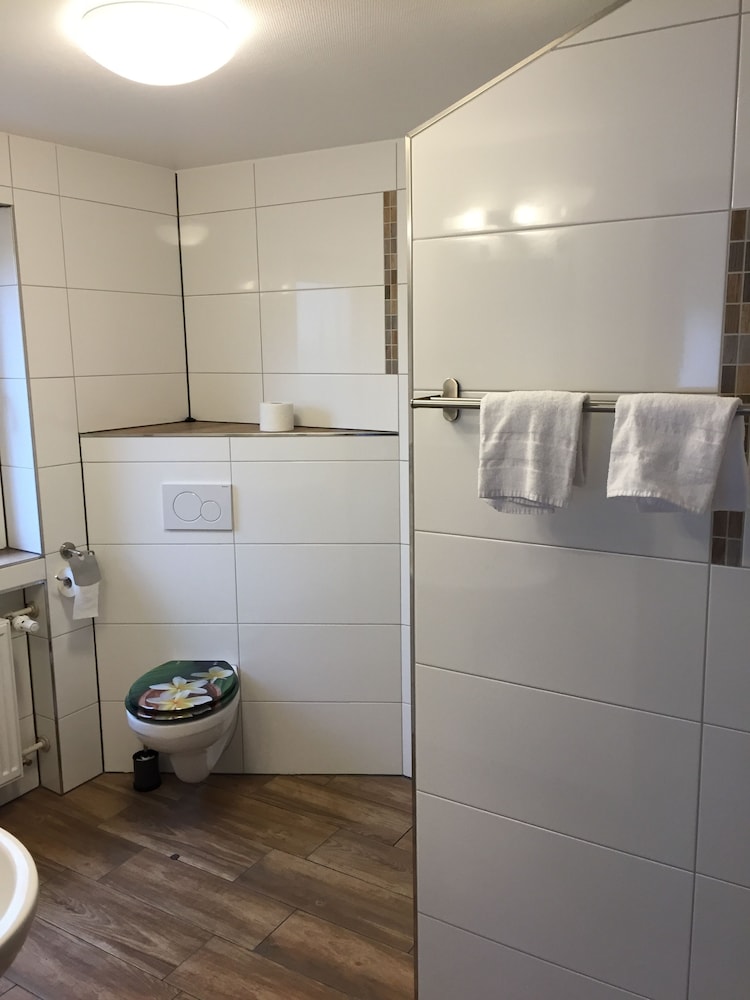 Basic Double Room Single Use photo 2