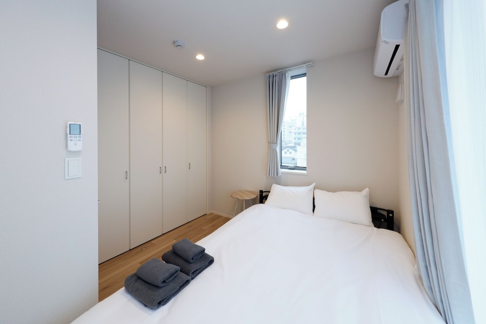 402/Accommodates six-person, Non Smoking photo 3