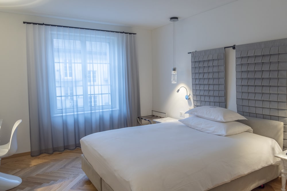 Double Room - Photo 2