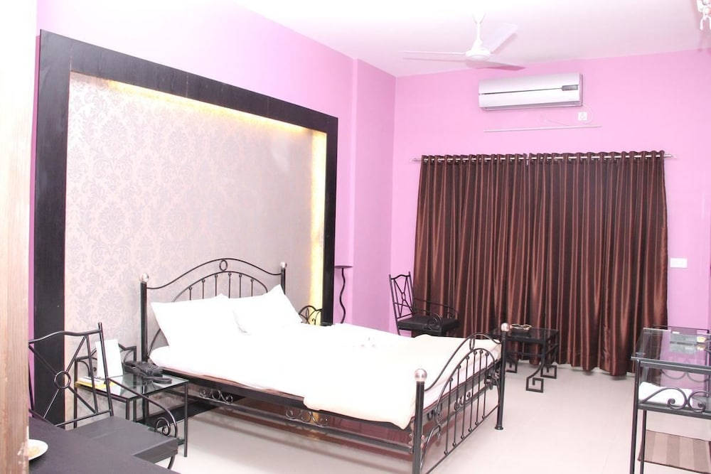 Deluxe Ac Room photo 1