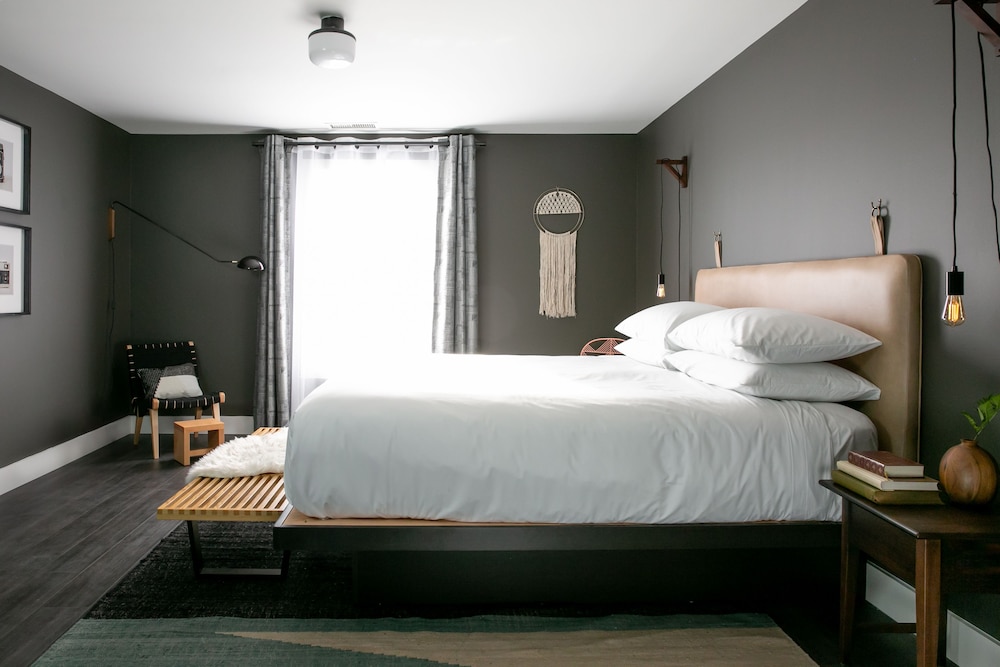 Deluxe Room, Multiple Beds photo 2