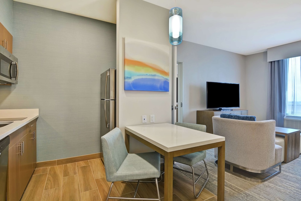 Suite, 1 King Bed, Accessible (Hearing) - Photo 6