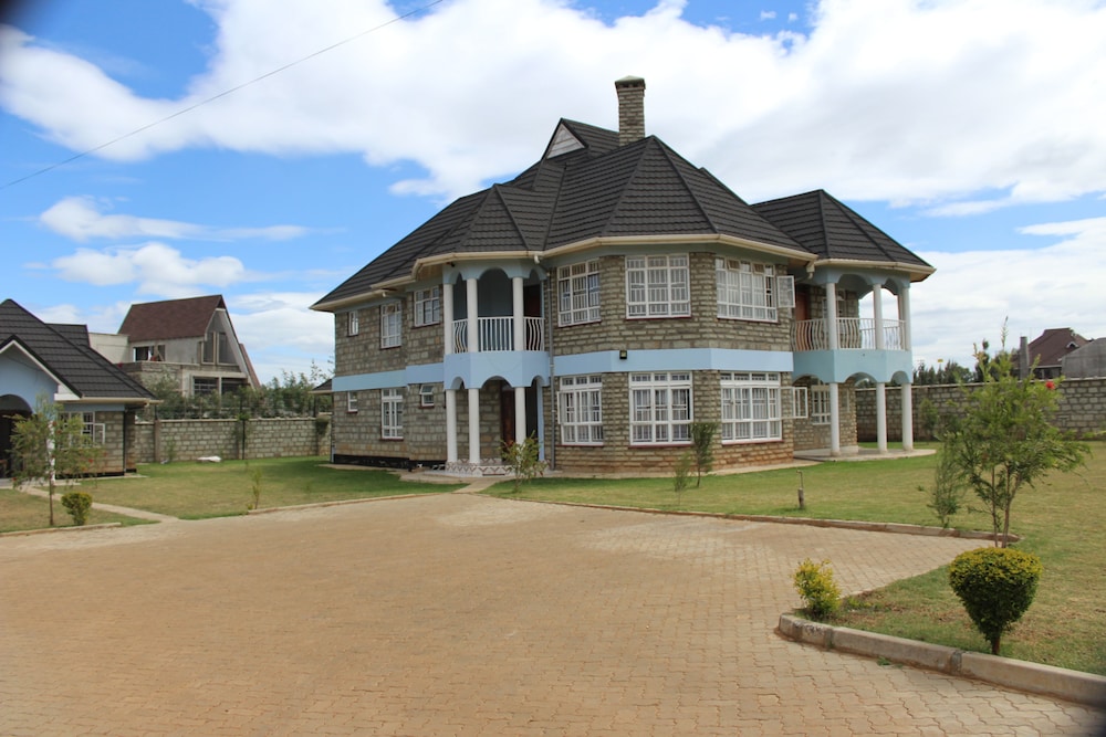 Basic Single Room, 1 Double Bed, Shared Bathroom, Park View photo 3