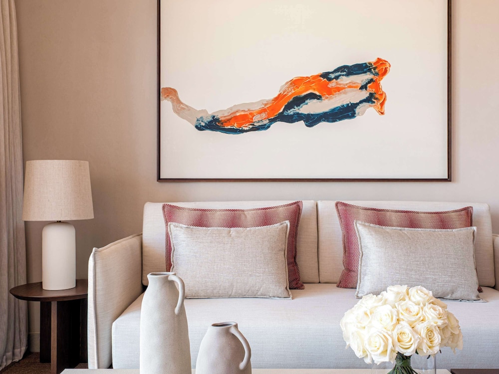 Fairmont, Suite