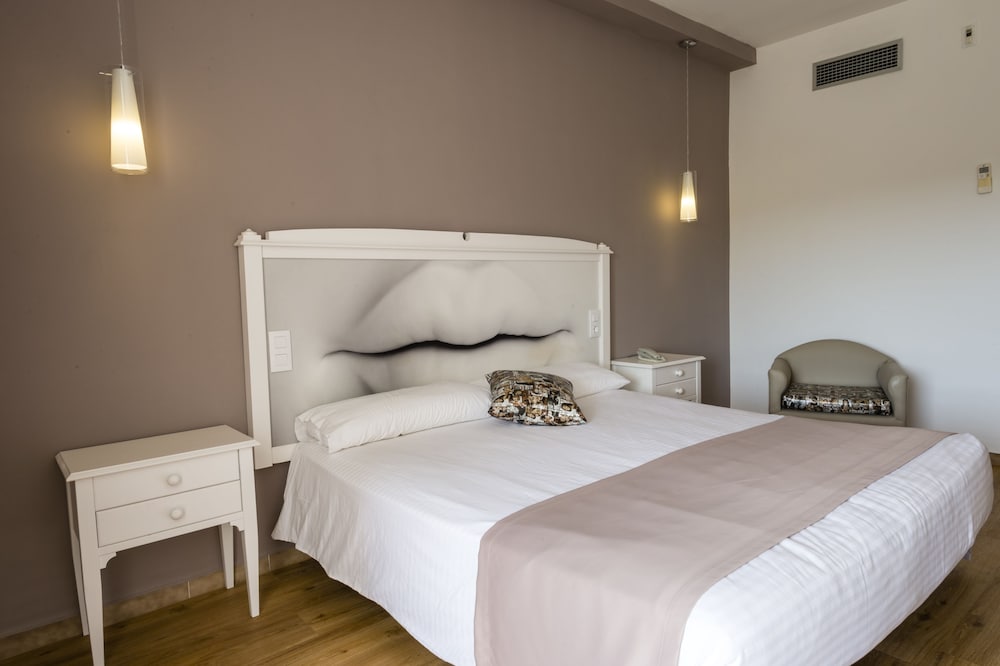Superior Room, Balcony, Sea View photo 3