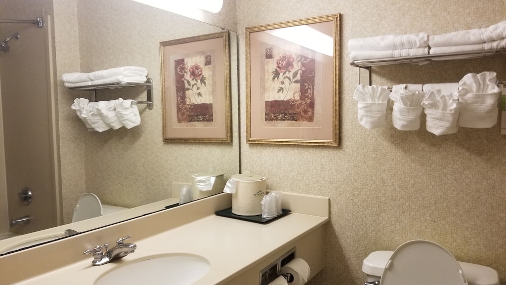 Room, 2 Queen Beds - Photo 5
