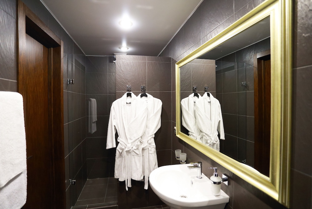 Romantic Suite (Victoria) photo 2