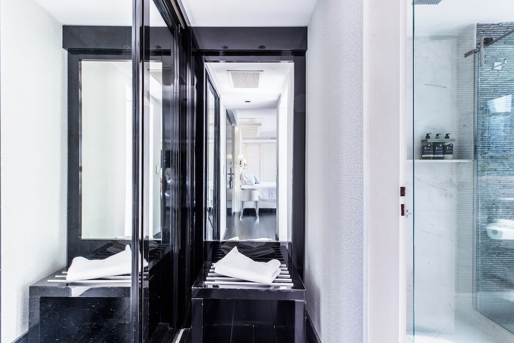 Luxury Suite