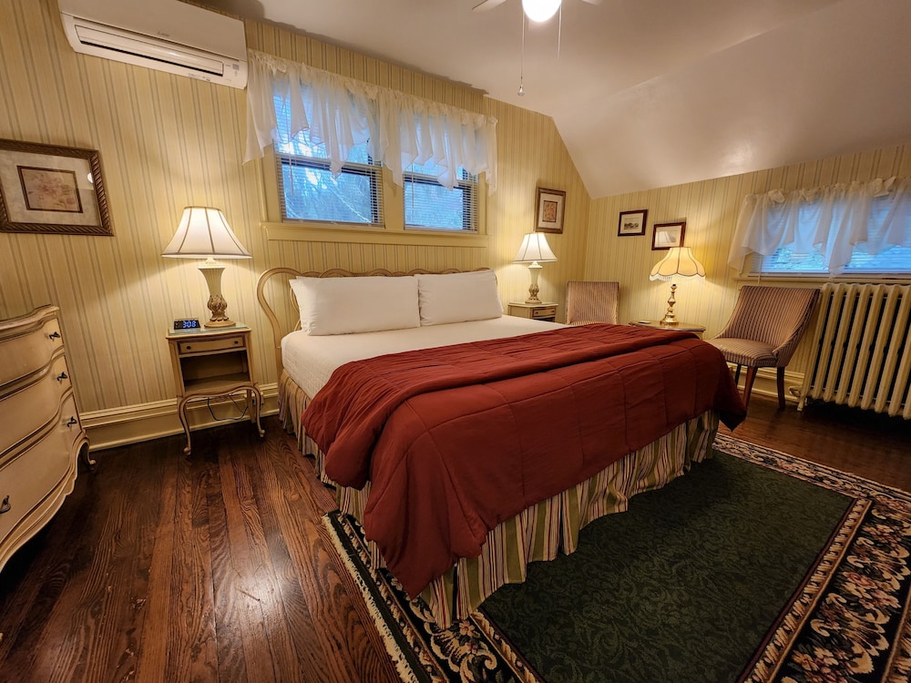 Honeysuckle Room photo 3