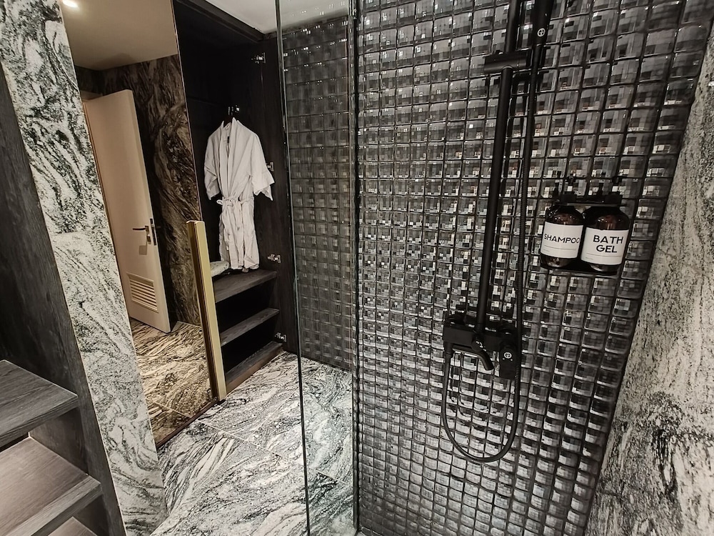 Royal Suite - Photo 3