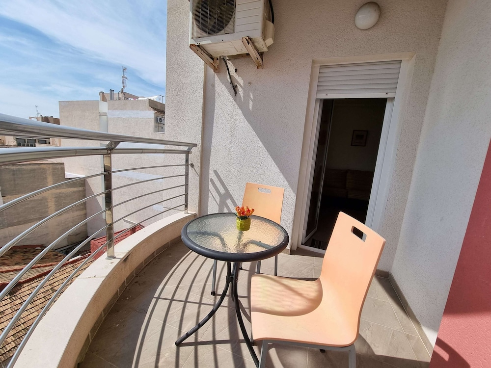 Apt Near Center & Port, Billede 5