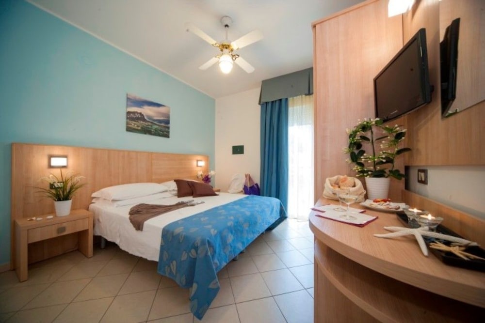 Double or Twin Room photo 1