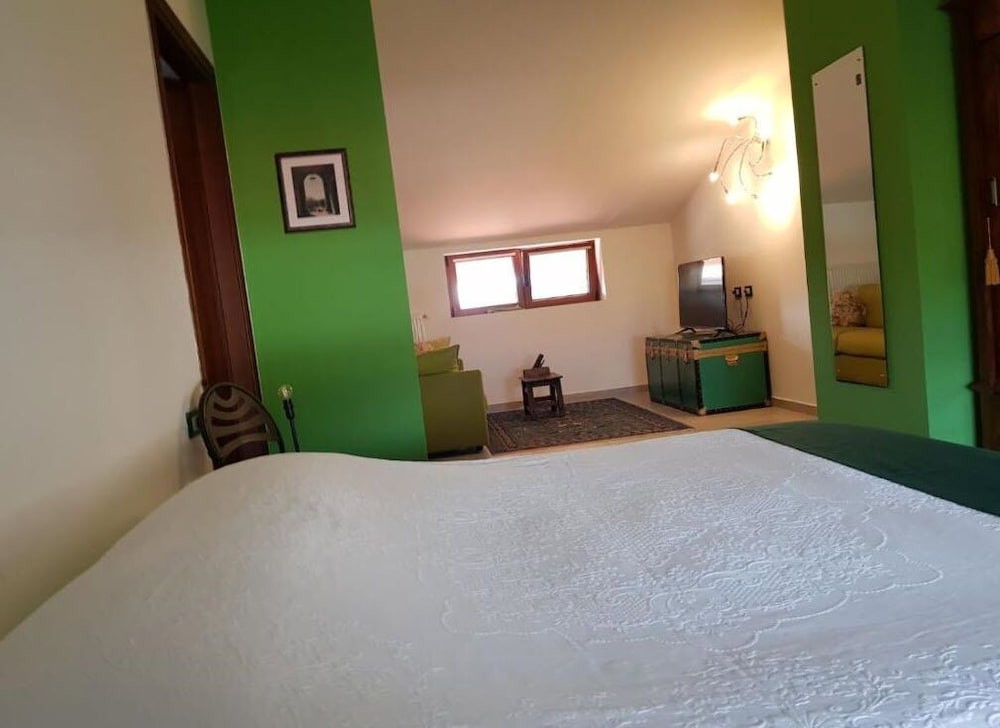 Design Room, Ensuite, Mountain View photo 1