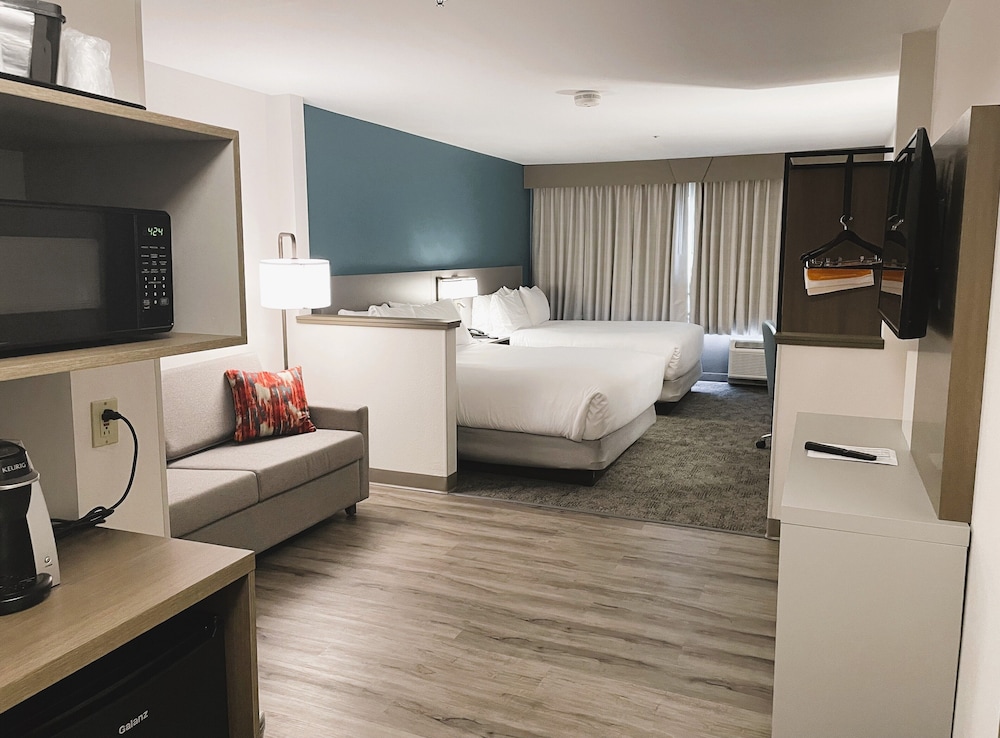 Suite, Multiple Beds, Non Smoking