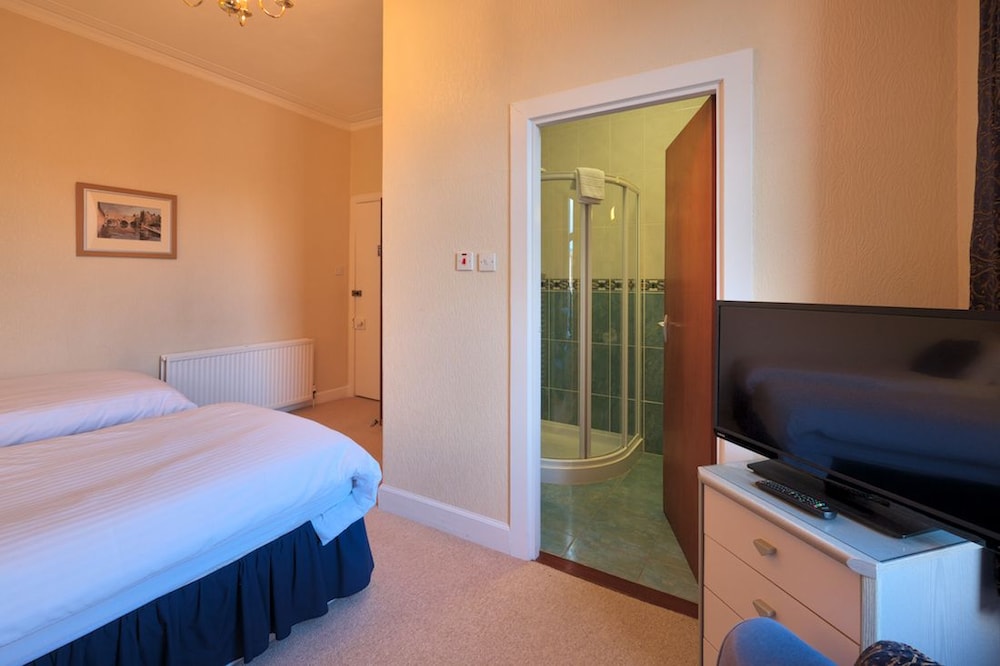 En Suite Twin Room (Shower only)