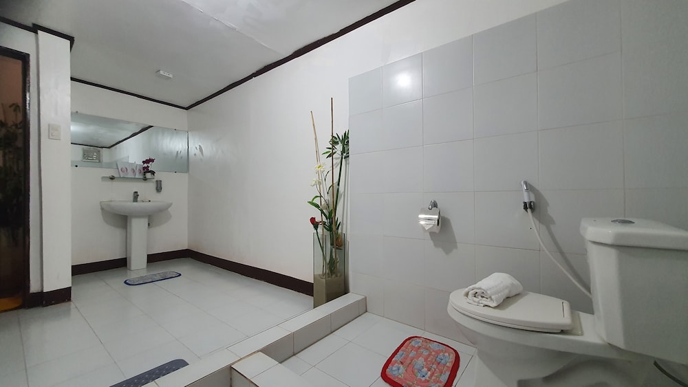 Evangeline Suites for 4 photo 3