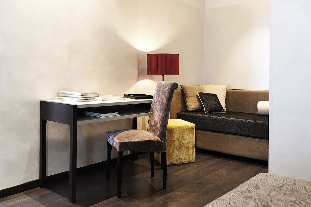 Superior Double Room, Balcony - Photo 10