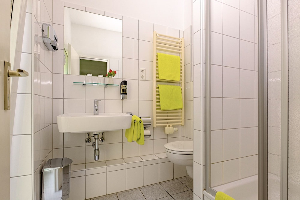 Studio, Private Bathroom photo 3
