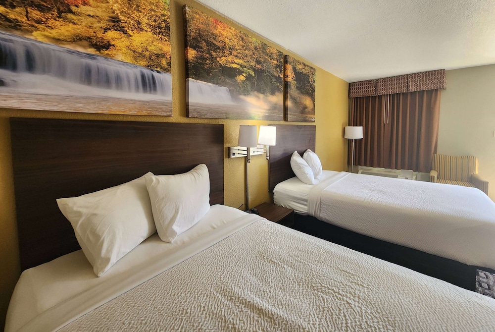 Standard Room, 2 Double Beds, Smoking - Photo 5