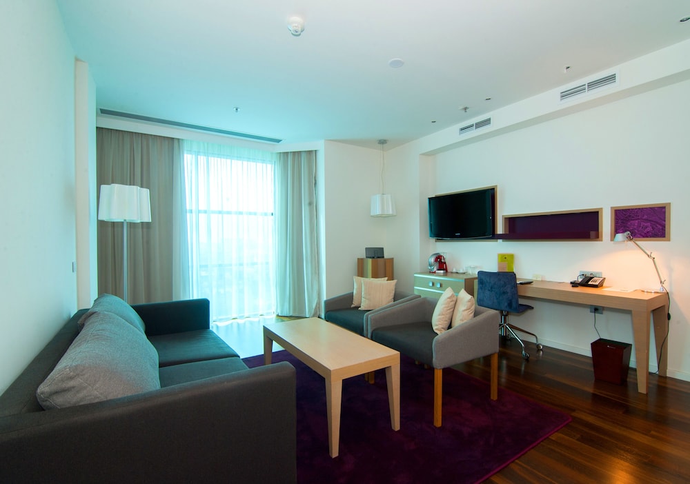 King One Bedroom Suite - Photo 11