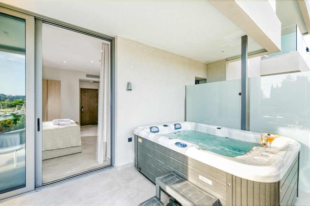 Honeymoon Double Room - Photo 4