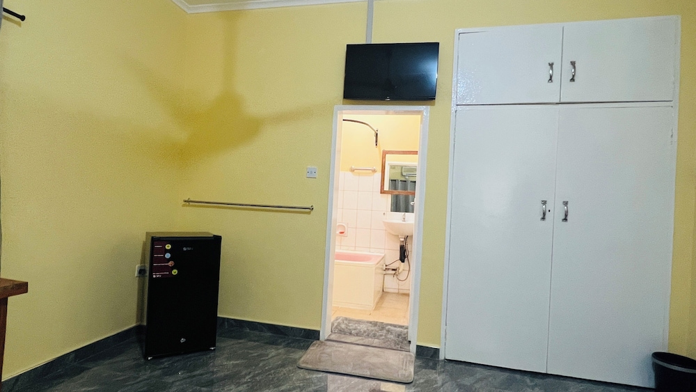 Deluxe Double Room Single Use, Garden View photo 2