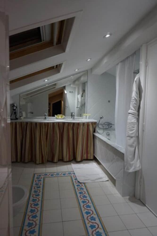 Family Suite, Partial Sea View (Appartement Mansardé) thumbnail 6