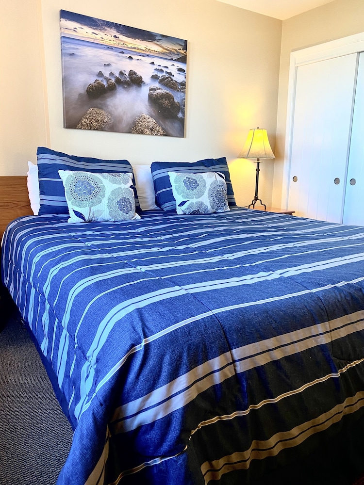 Condo, 1 Bedroom, Lake View - Photo 5