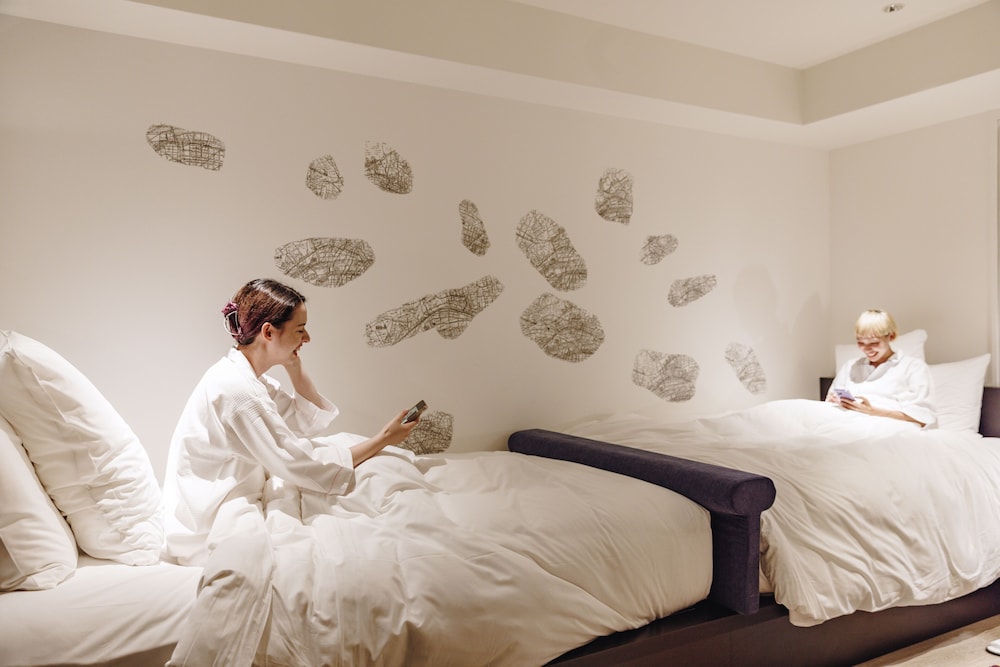 Loft, 2 Twin Beds, City View