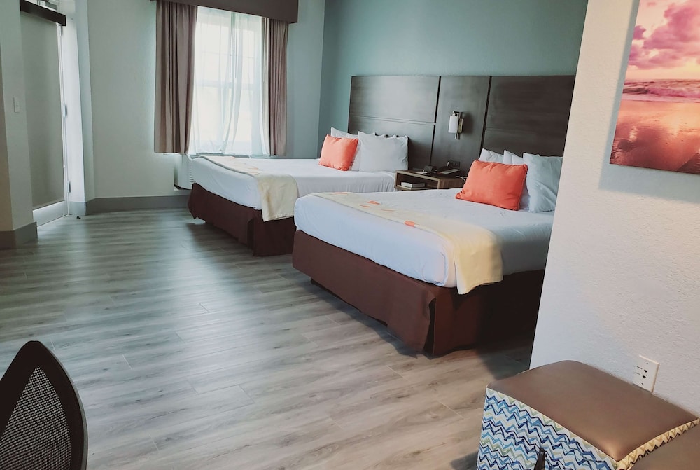 Deluxe Studio Suite, 2 Queen Beds, Non Smoking - Photo 2