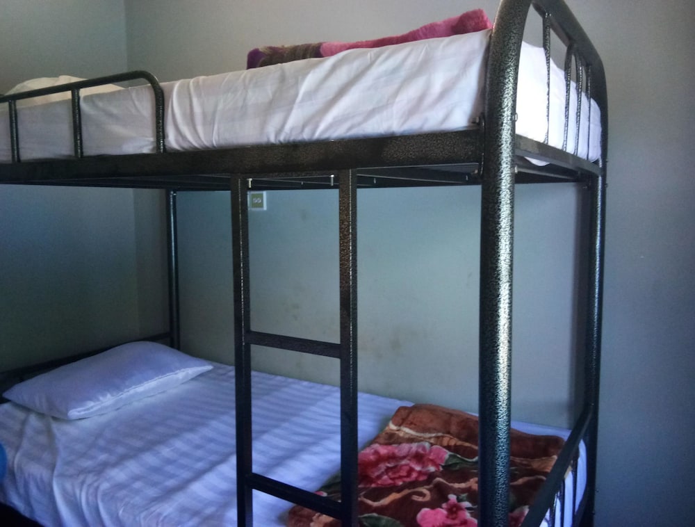 1 person in 6 bed Mixed Dorm photo 3