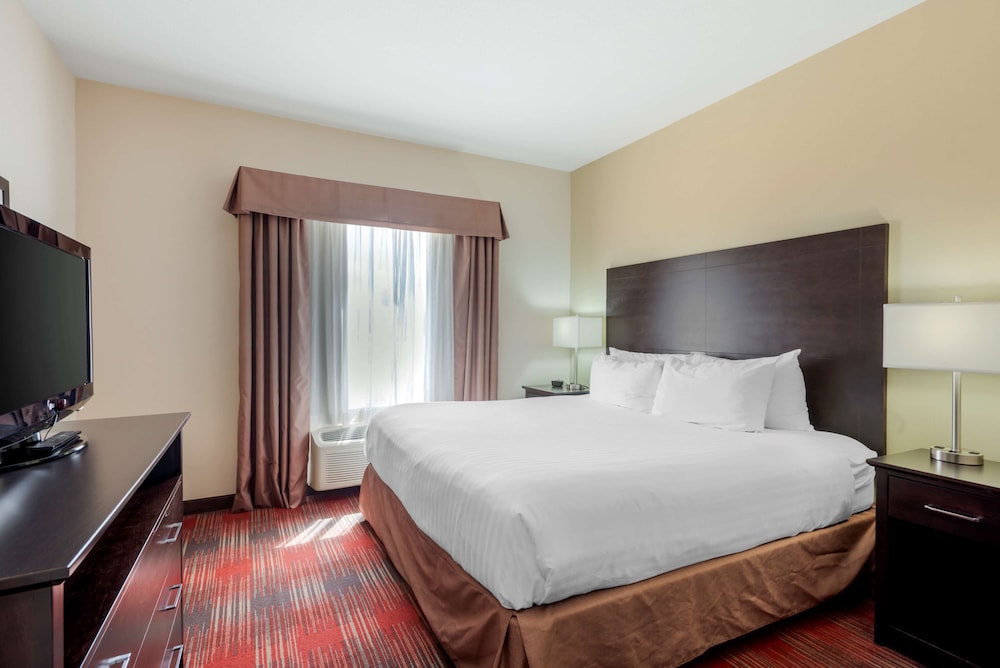 Suite, Multiple Beds, Non Smoking, Refrigerator & Microwave (with Sofabed) - Photo 3