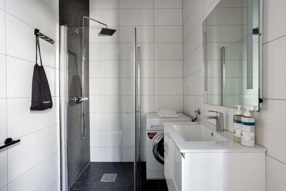 1 Bedroom Apartment - Single Bed photo 2