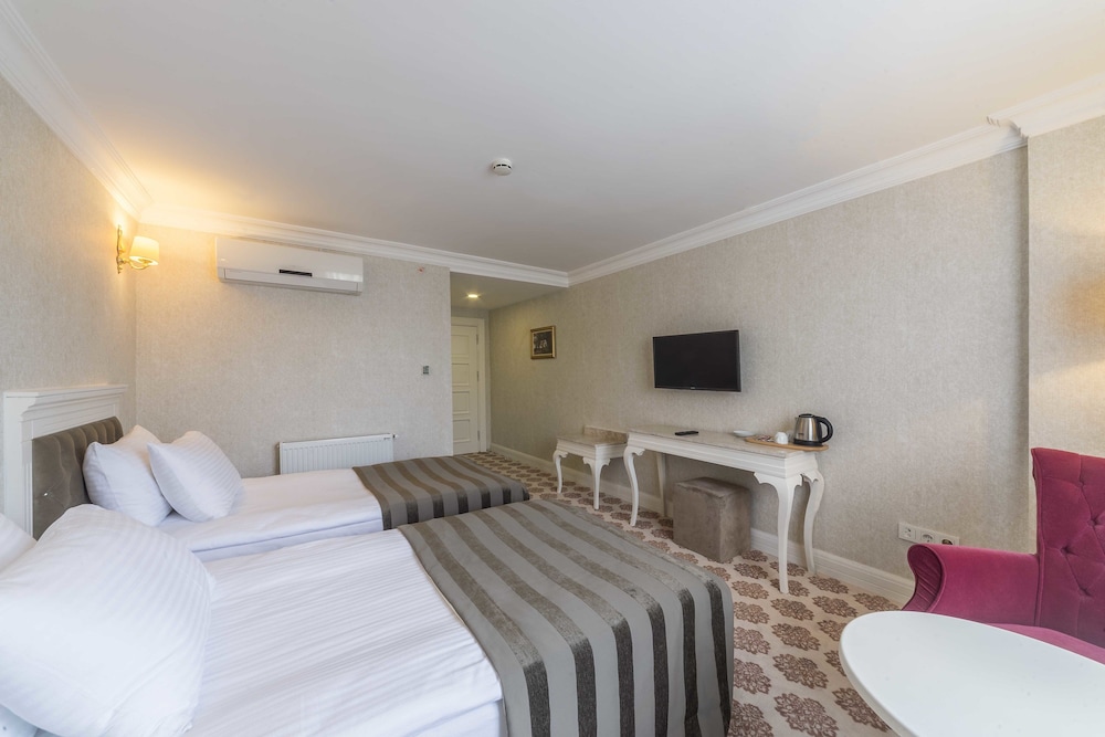 Standard Double or Twin Room photo 1