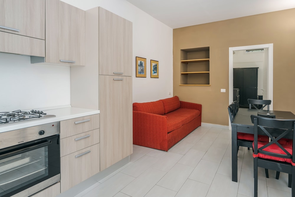 Apartment, 2 Bedrooms, Terrace, Garden Area photo 3