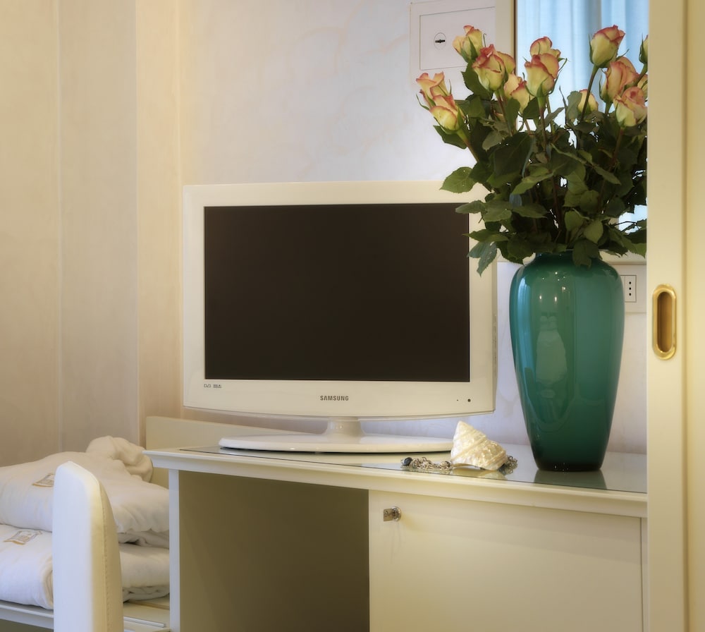Standard Double or Twin Room, Annex Building - Photo 5