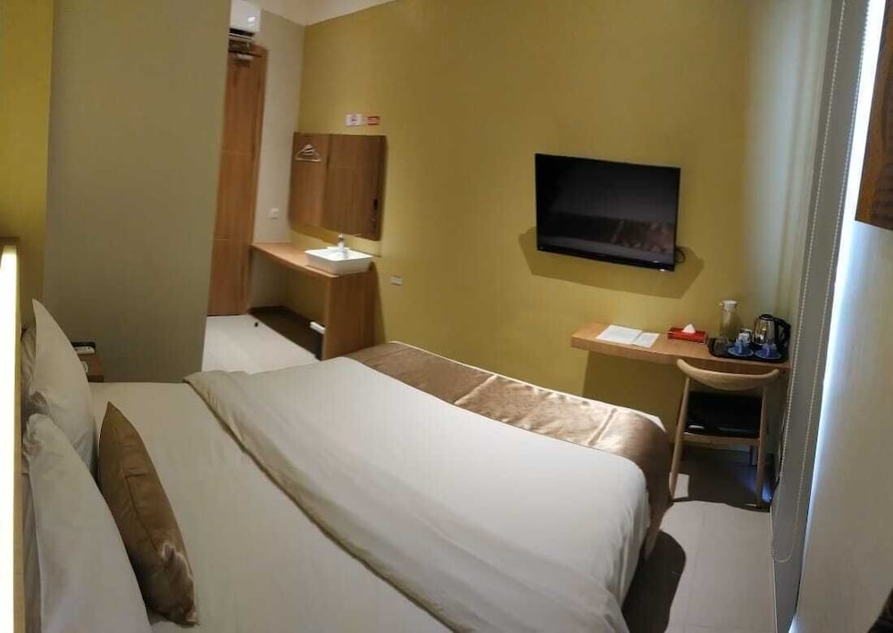 Business Room, 1 Queen Bed photo 3