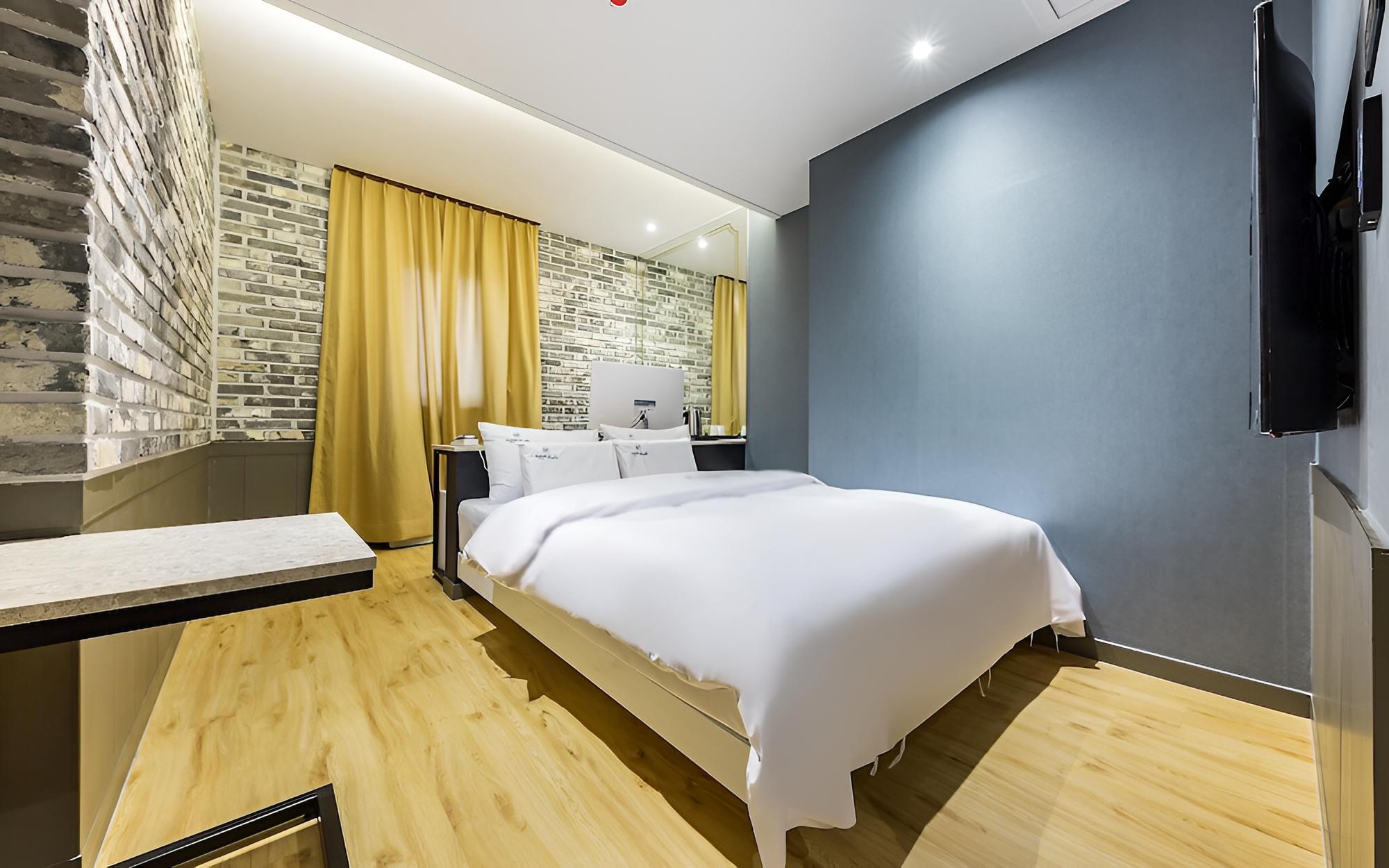 Room (Walkie Special Event (No Parking)) - Photo 9