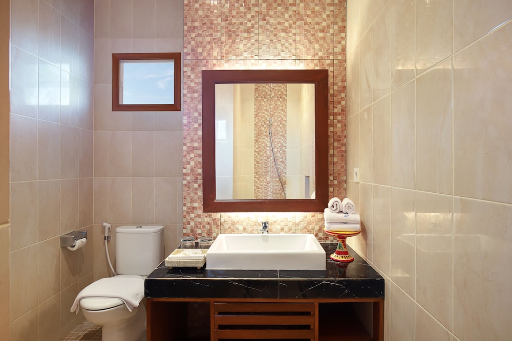 Deluxe Suite, 1 Bedroom, Pool View - Photo 7
