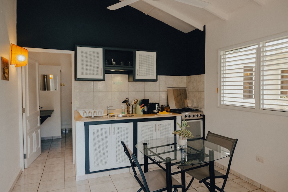 Bungalow, Kitchenette, Pool View photo 3