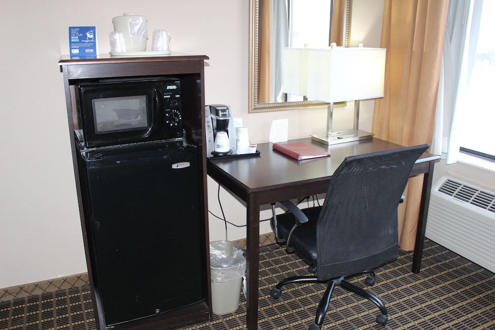 Standard Room, 1 King Bed - Photo 3