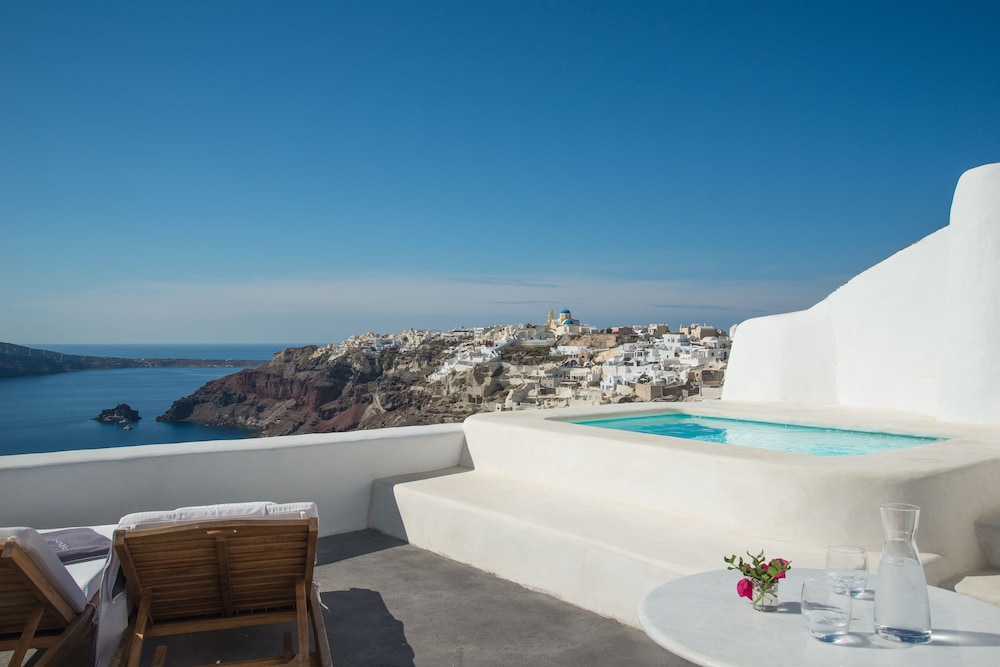 Deluxe Suite (with outdoor Hot Tub) photo 3