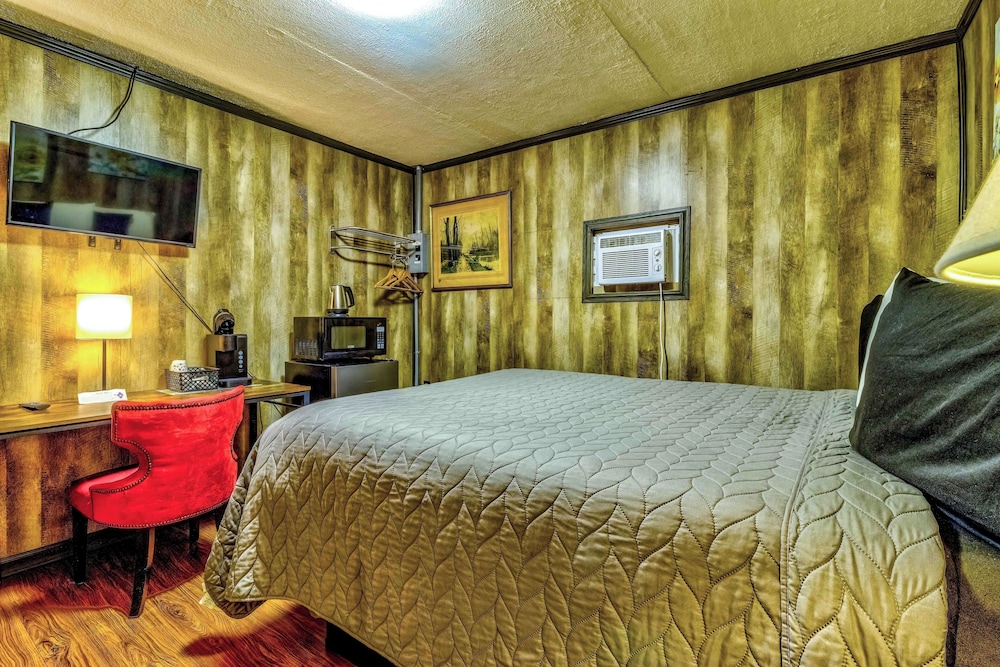Economy Cabin photo 2
