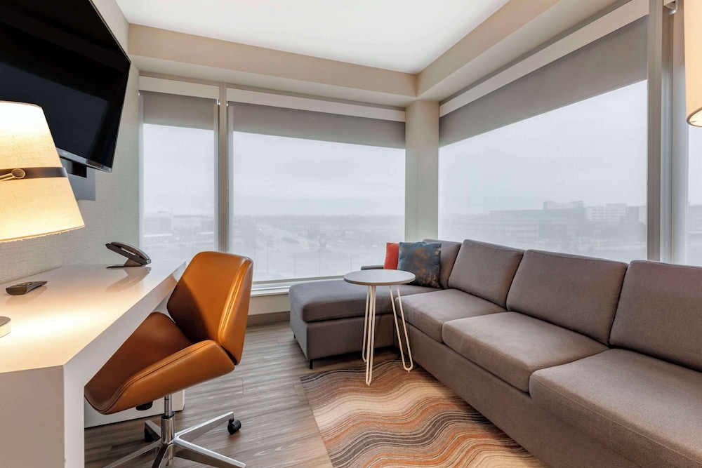 Premium Suite, 1 King Bed with Sofa bed, Non Smoking (Efficiency, Upgrade) - Photo 5