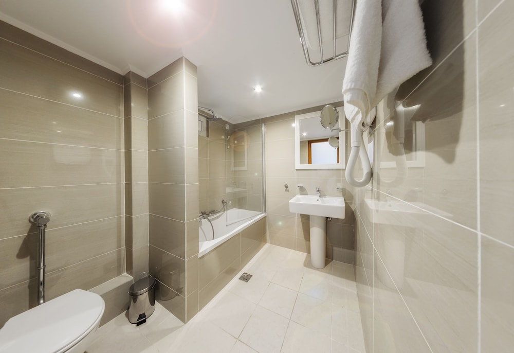 Standard Twin/Double With Land View - Photo 5