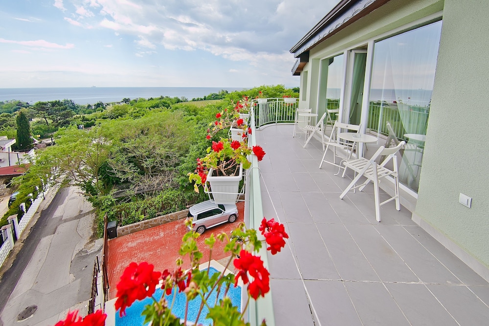 Panoramic Apartment, Sea View photo 3