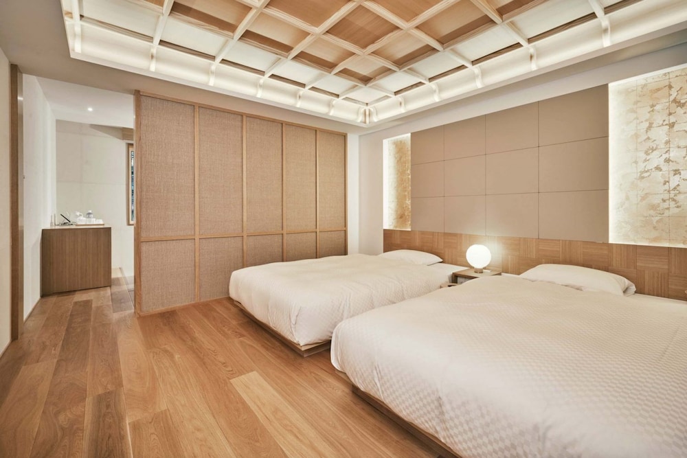 Deluxe Twin Room,Lounge access, Non-Smoking